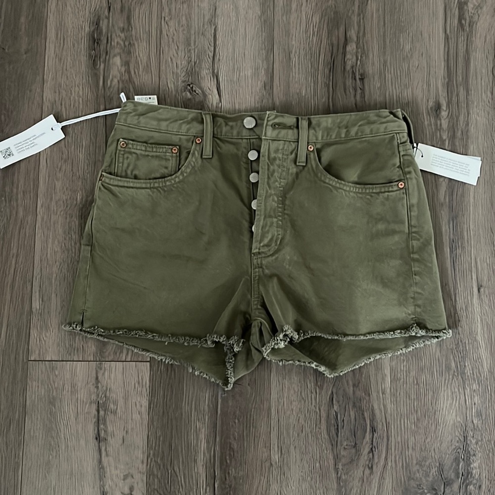 DENIM FORUM ARITZIA OLIVE JEAN SHORTS